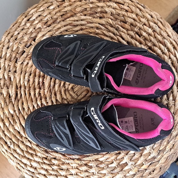 GIRO Womens Mountain Bike/Indoor Cycling Shoes Black/Pink Clips US8.25/EU40‎